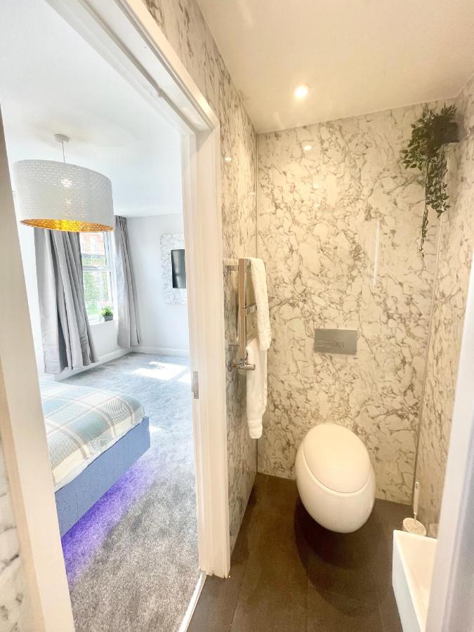 Cloud9 Guest House - By Coastline Retreats - Newly Renovated, Beautiful Ensuite Rooms Near Seafront In Town Centre, Netflix, Superfast Wifi, Communal Kitchen Борнмут Экстерьер фото