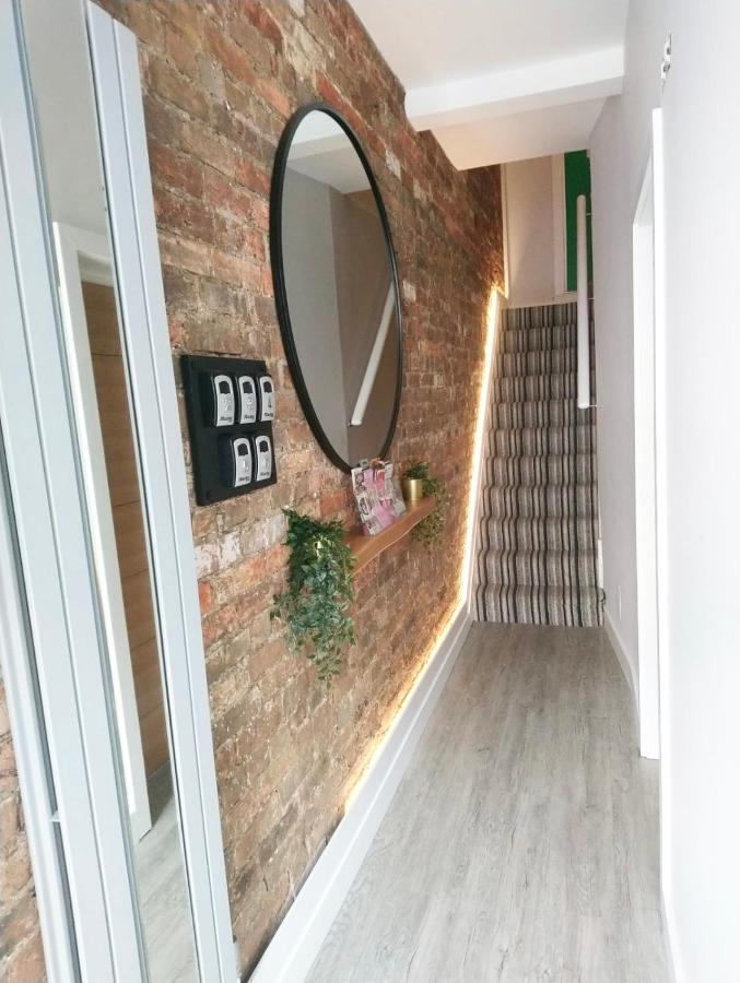 Cloud9 Guest House - By Coastline Retreats - Newly Renovated, Beautiful Ensuite Rooms Near Seafront In Town Centre, Netflix, Superfast Wifi, Communal Kitchen Борнмут Экстерьер фото